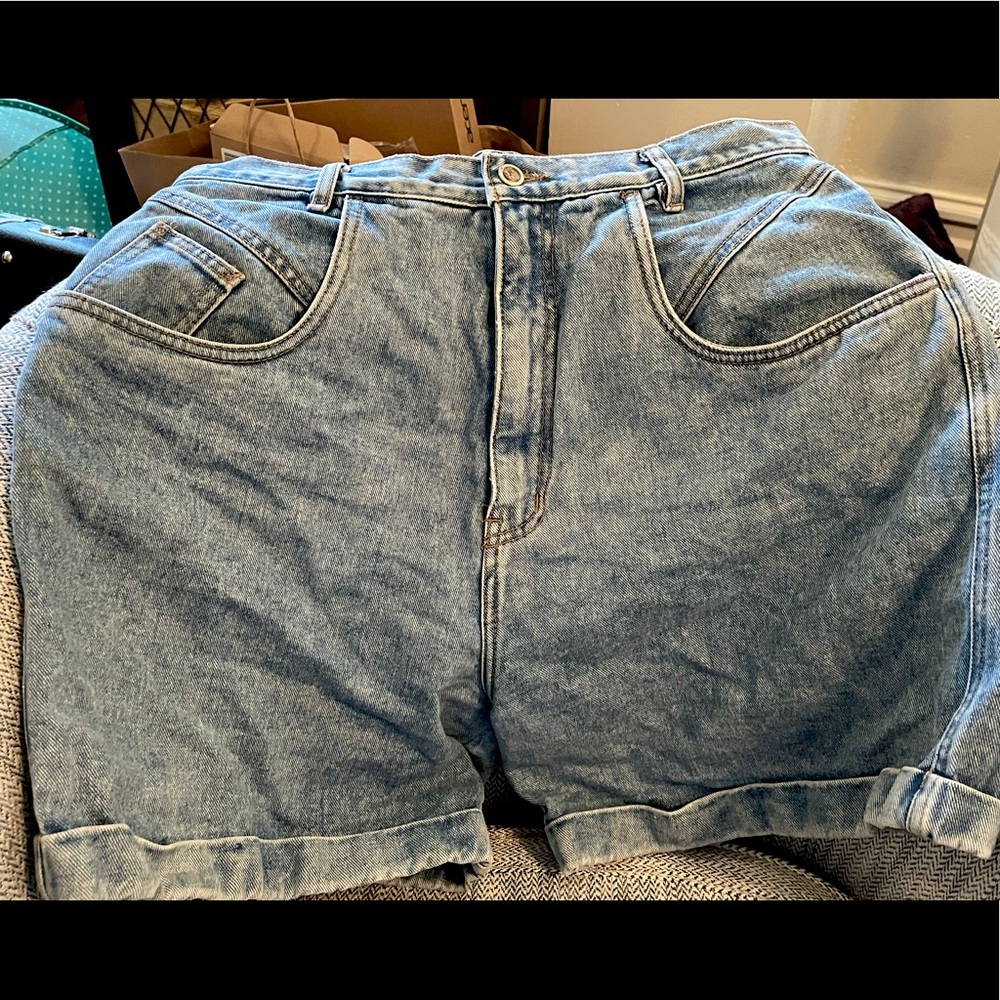 🔥 bill blass Vintage High Waisted Mom Shorts